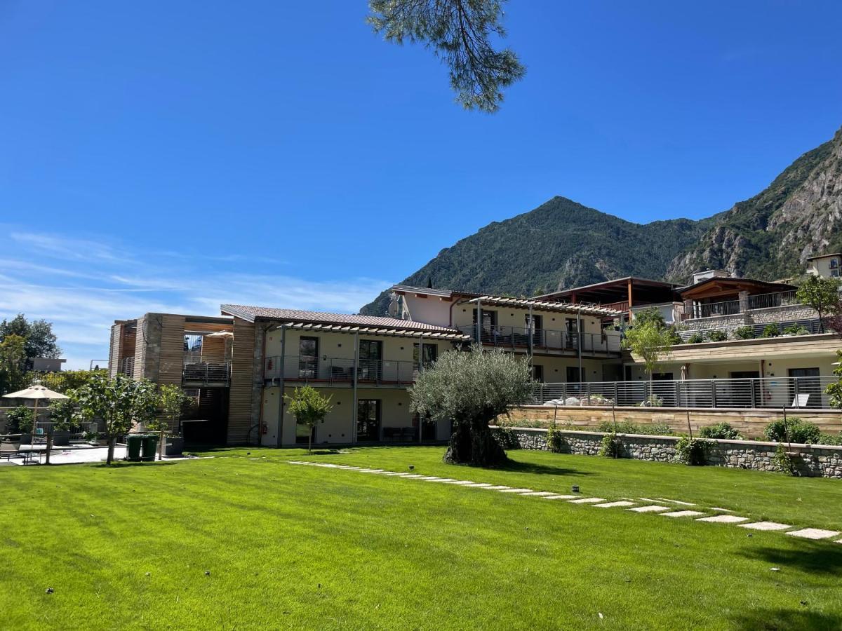 Sibenbras Natural Aparthotel Limone sul Garda Luaran gambar